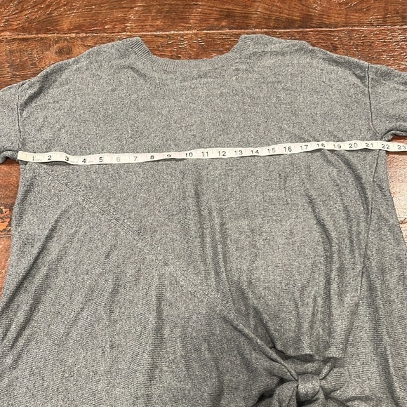 Loft outlet women’s gray sweater size large. - Picture 5 of 7